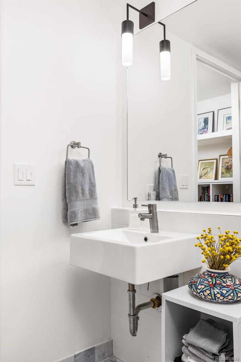 1750 Wewatta Street Unit: 1230