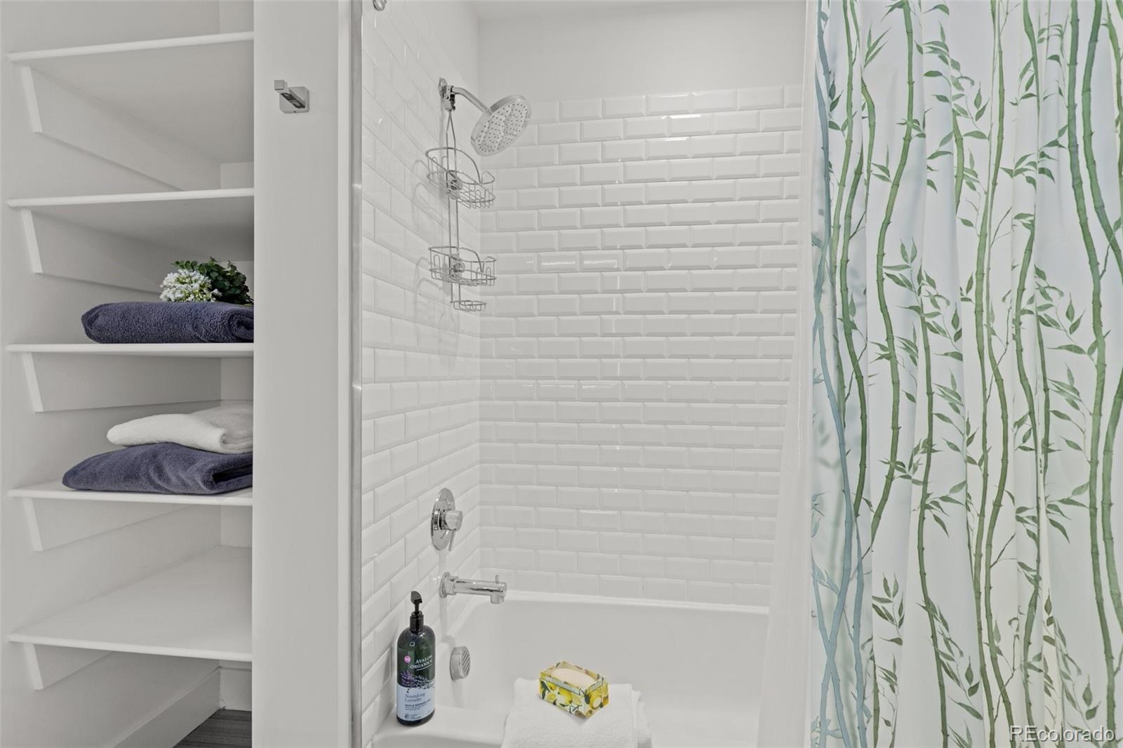 2550 Lawrence Street Unit: RB306