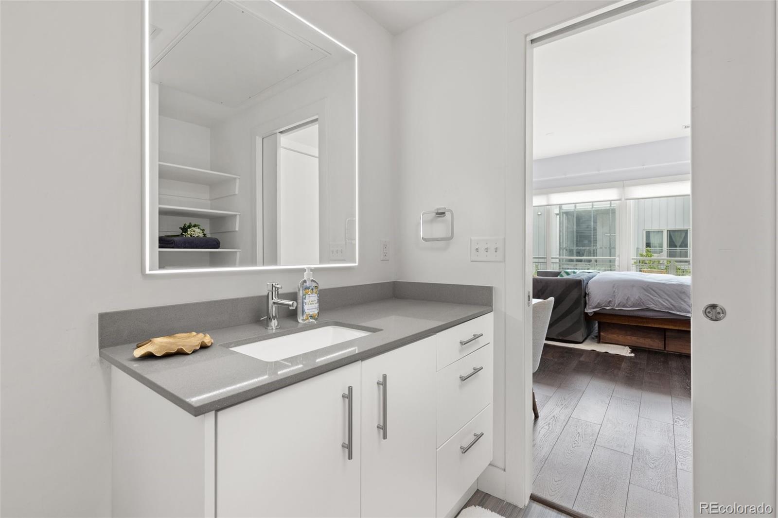 2550 Lawrence Street Unit: RB306
