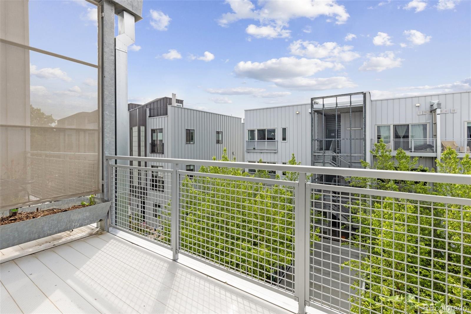 2550 Lawrence Street Unit: RB306