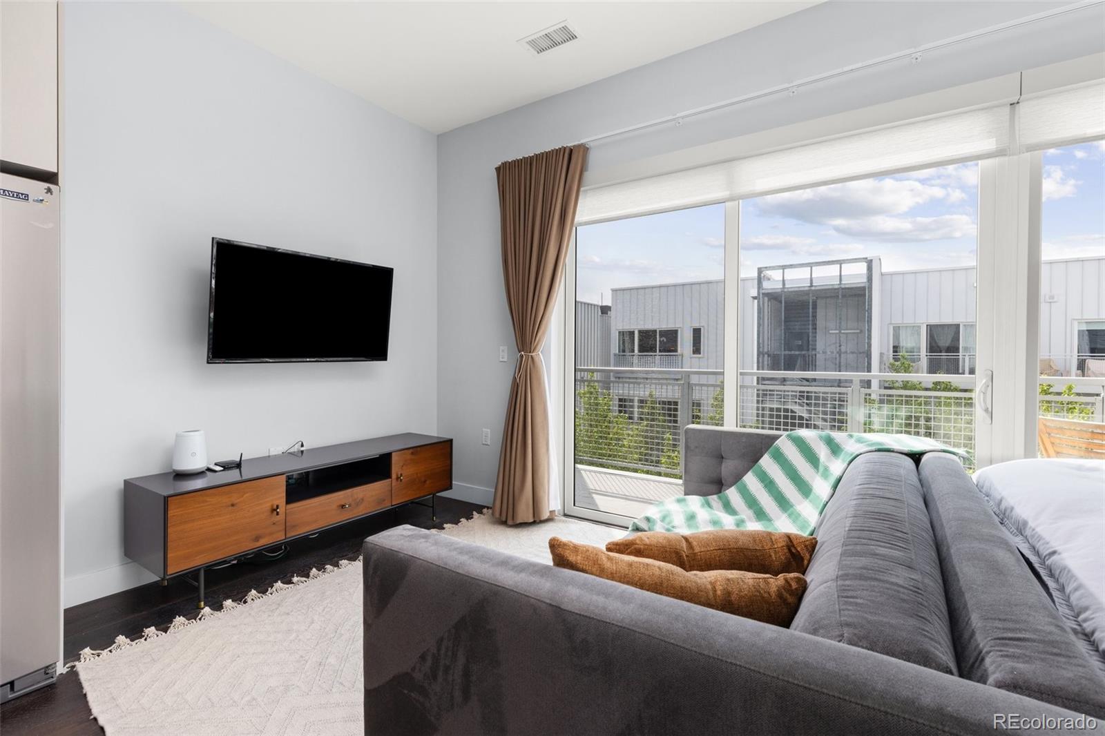 2550 Lawrence Street Unit: RB306
