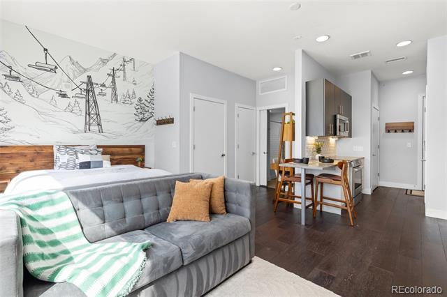 2550 Lawrence Street Unit: RB306