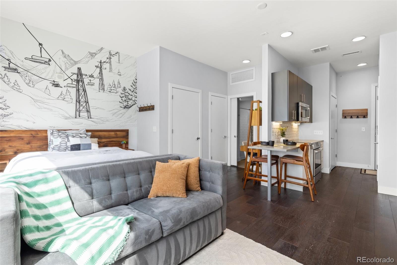 2550 Lawrence Street Unit: RB306
