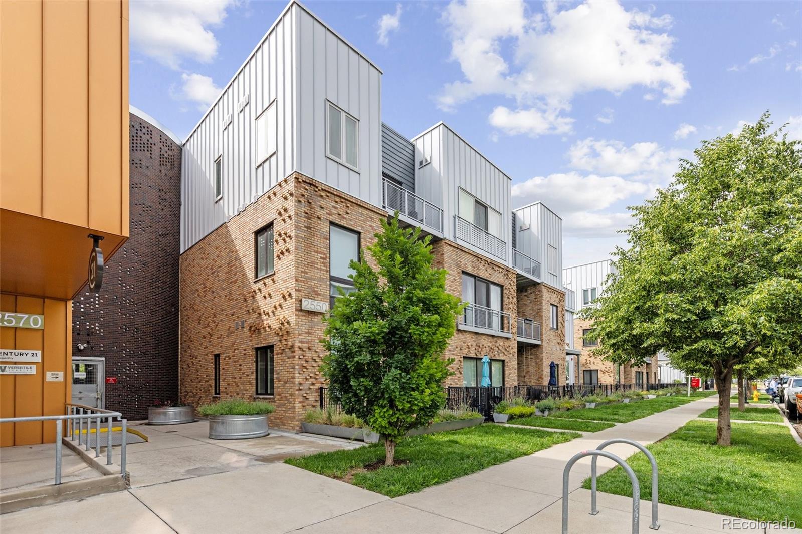 2550 Lawrence Street Unit: RB306