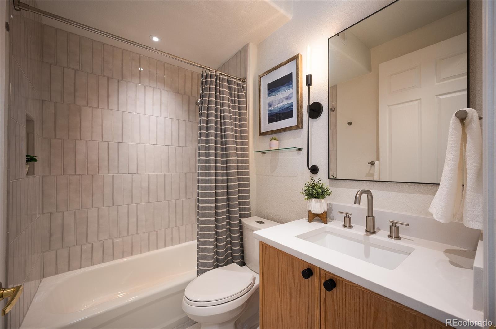 1735 N Ogden Street Unit: 107