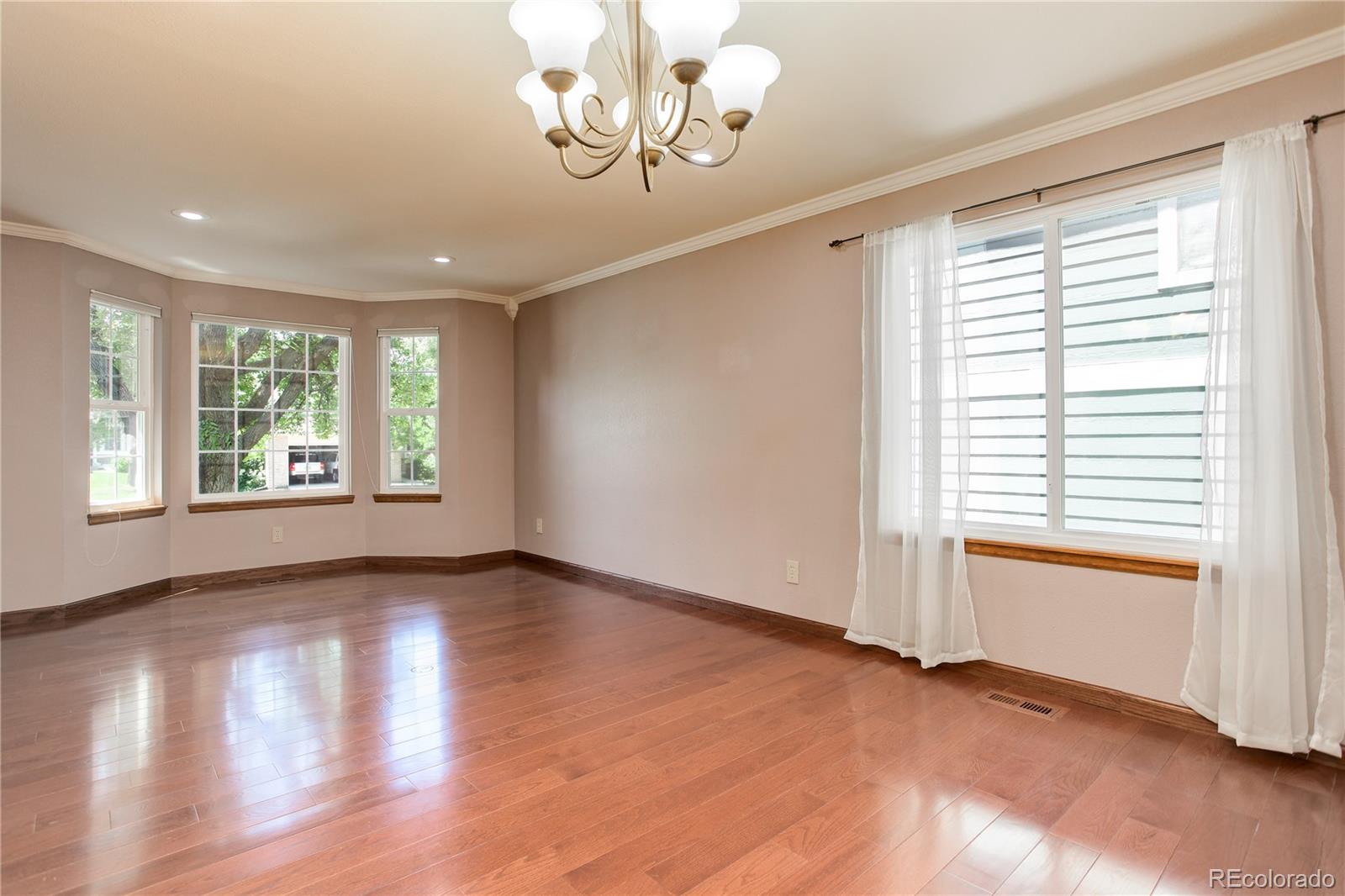 432 W Jamison Place