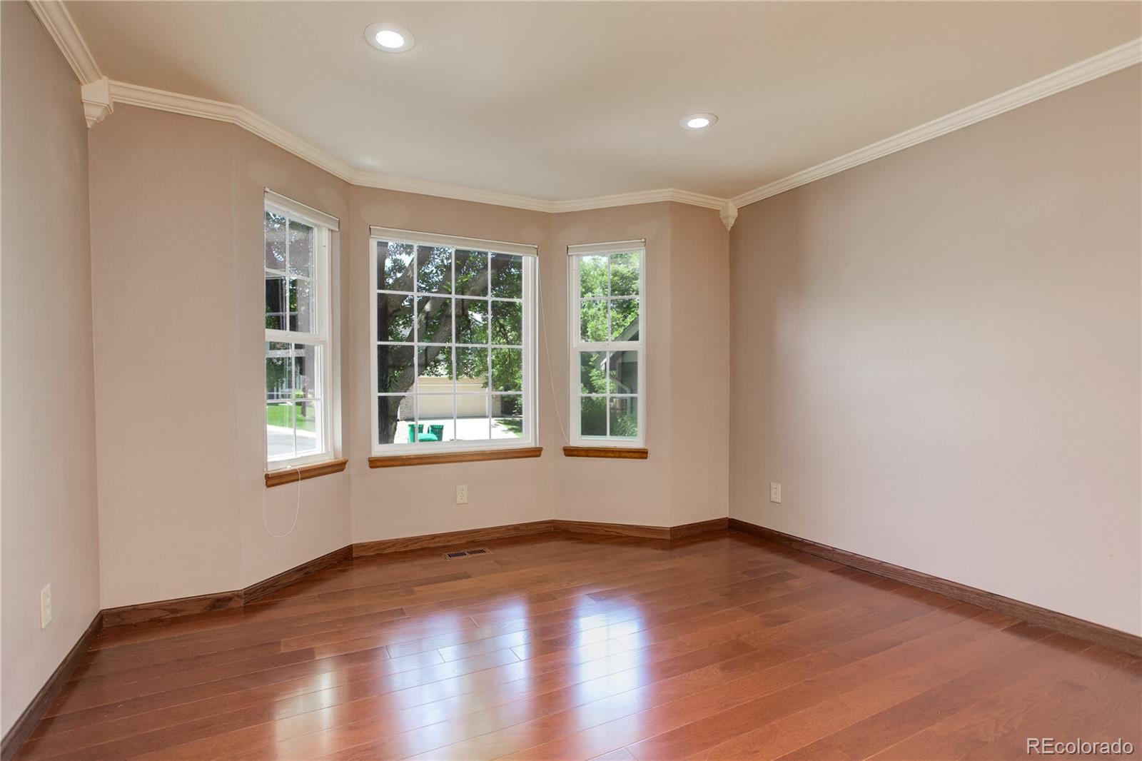 432 W Jamison Place