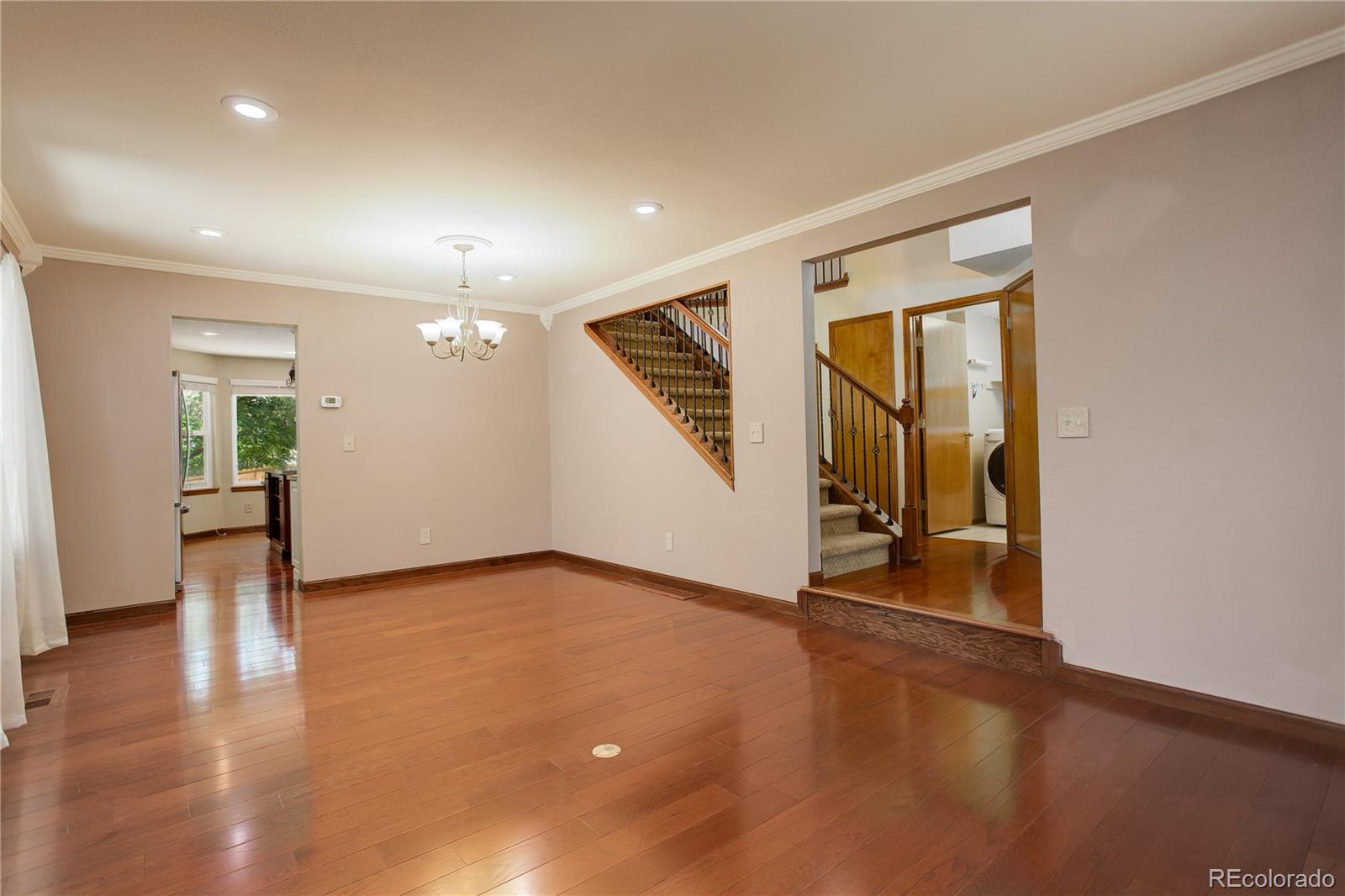 432 W Jamison Place