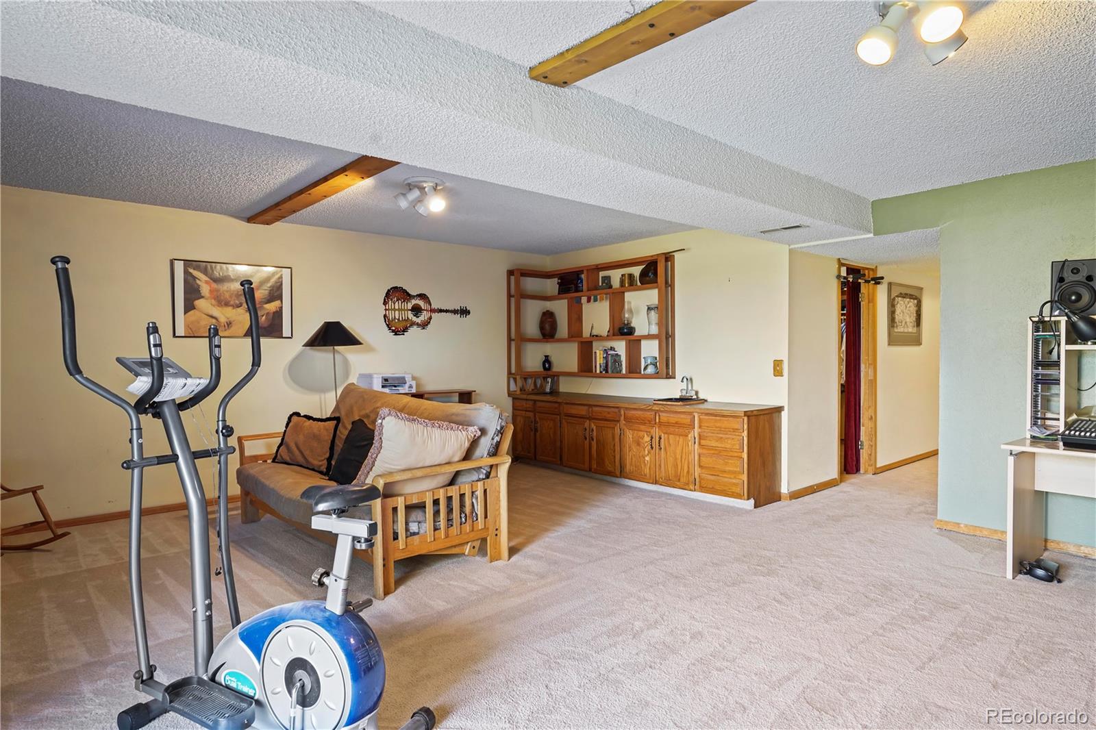 232 S Holman Way