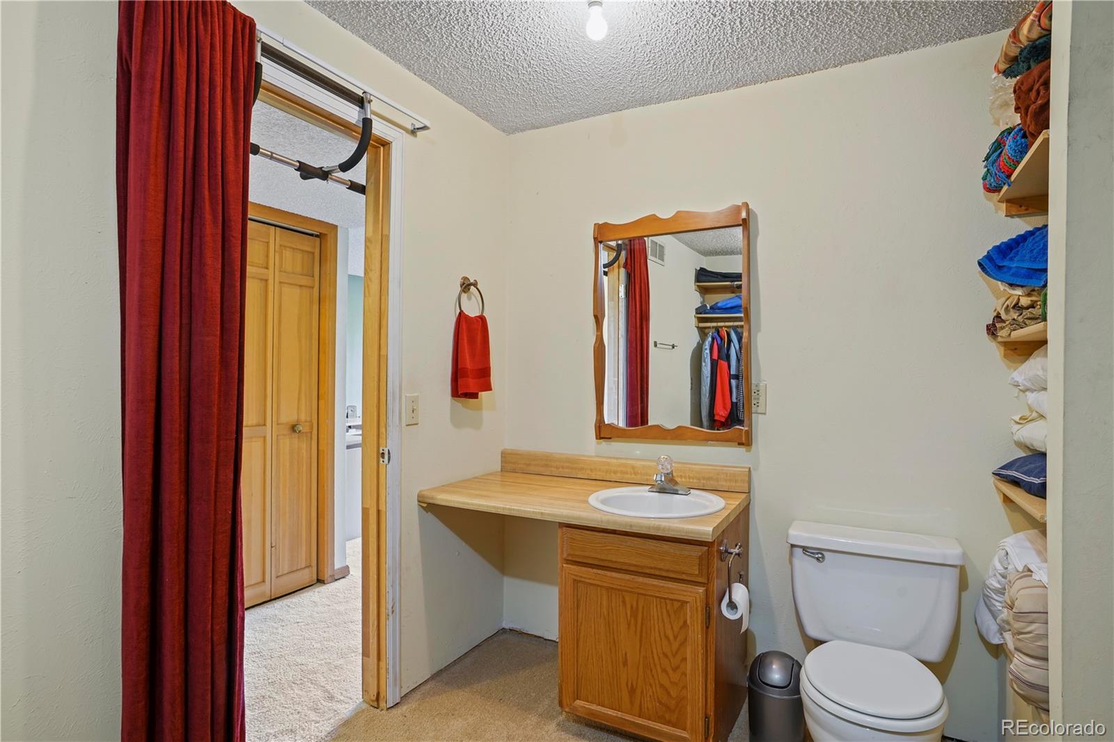 232 S Holman Way