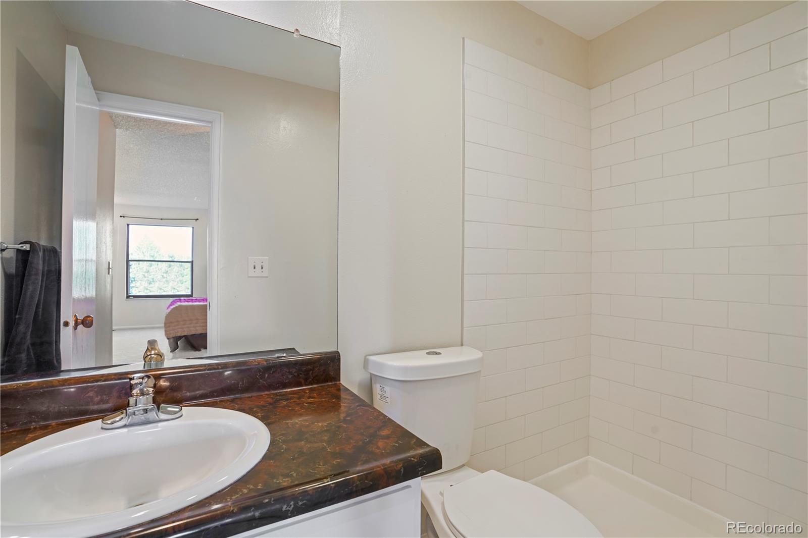 232 S Holman Way