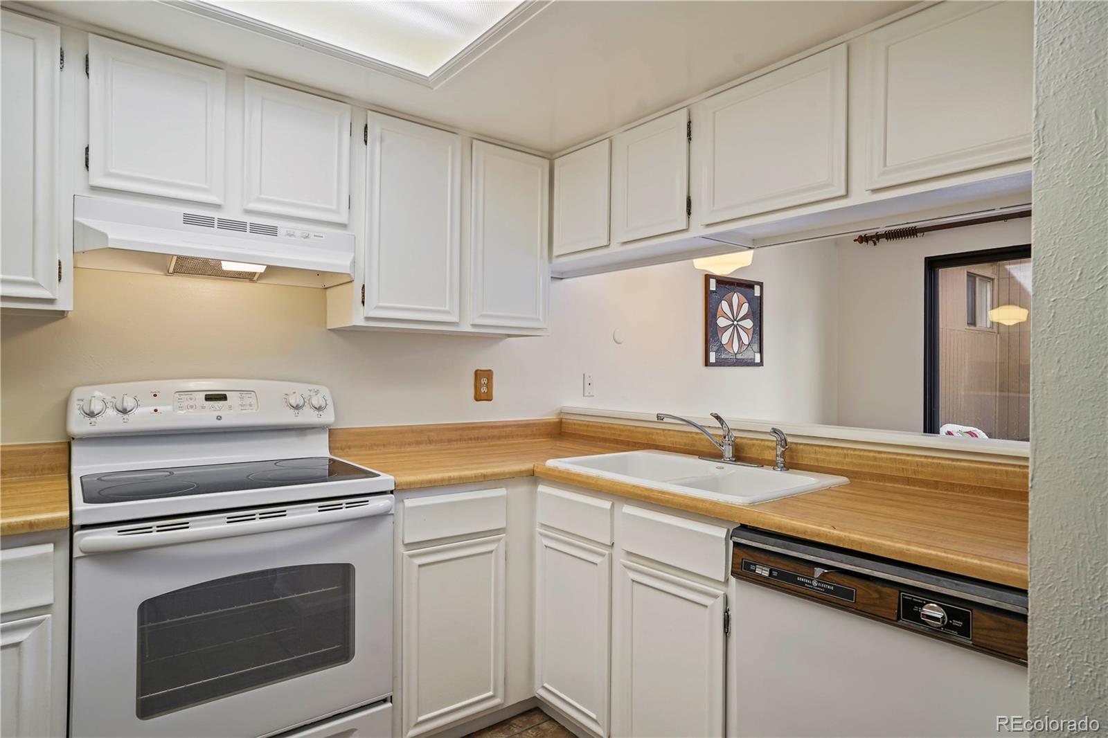 232 S Holman Way