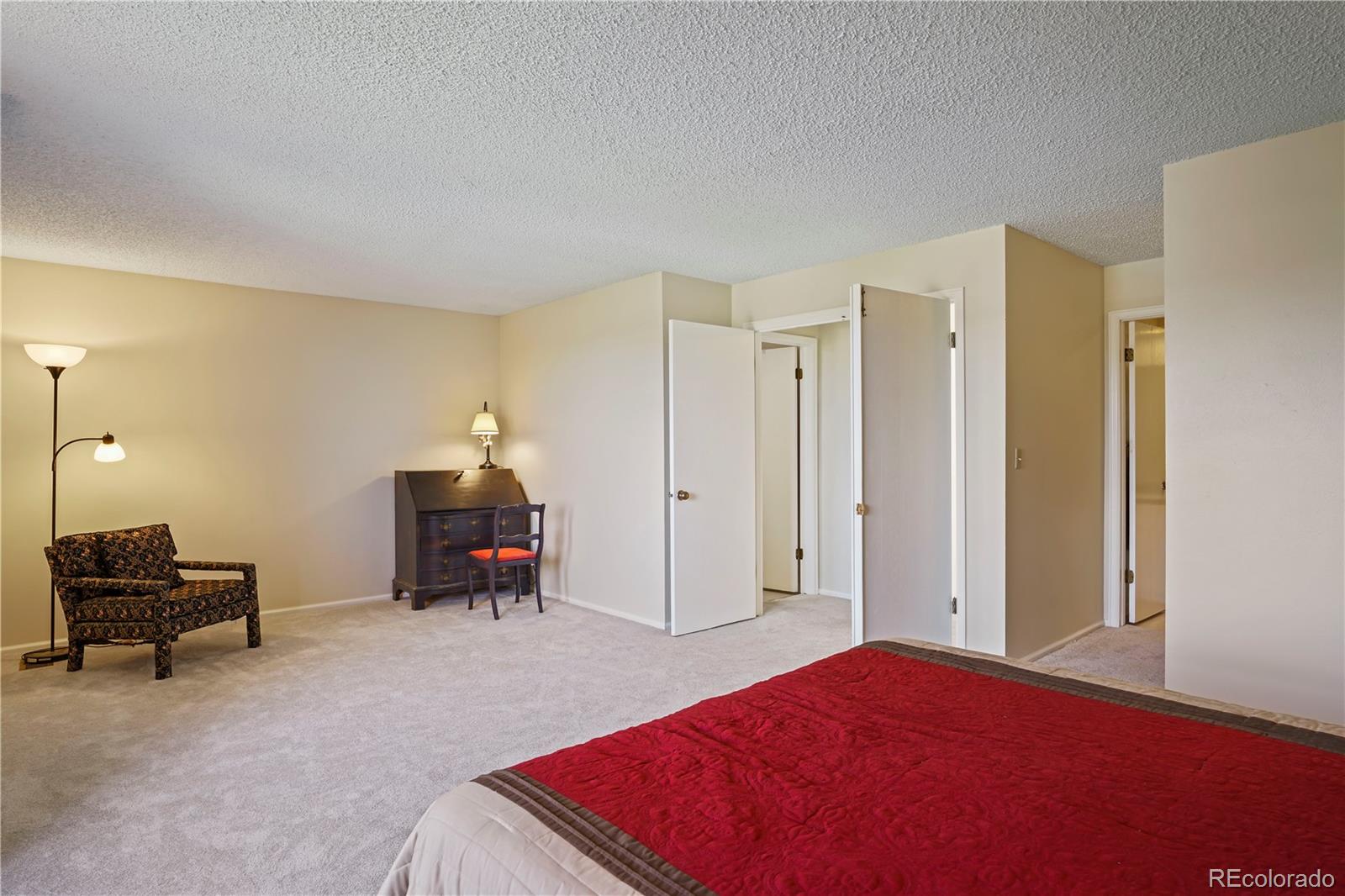 232 S Holman Way