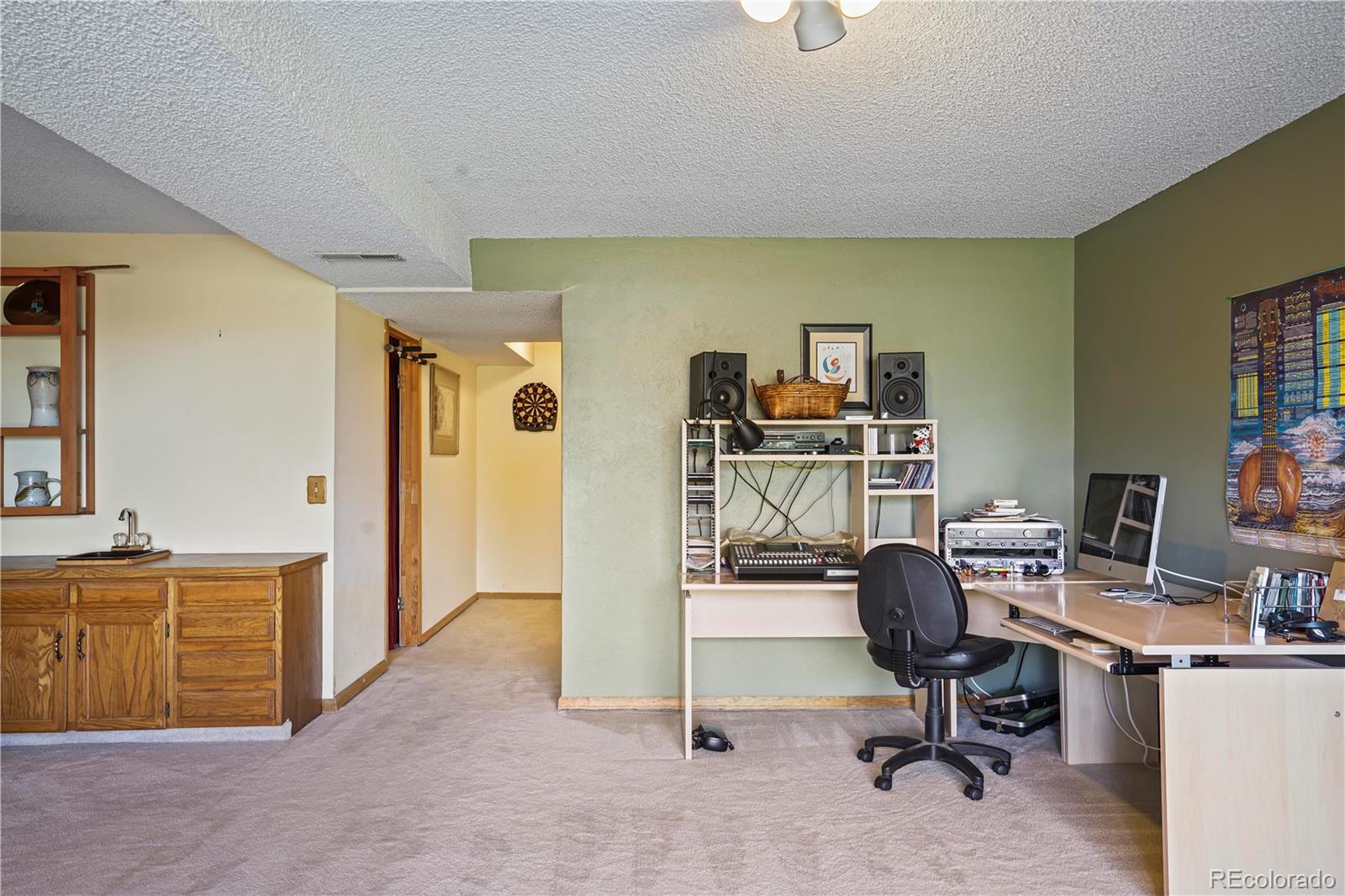 232 S Holman Way