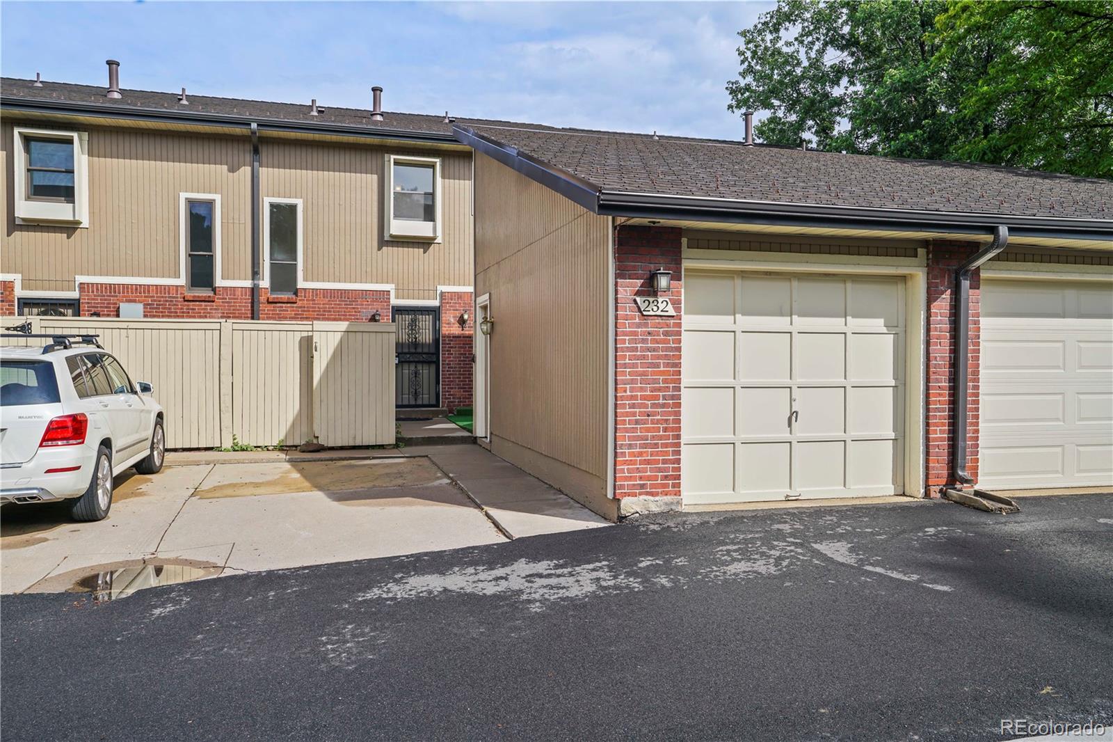 232 S Holman Way