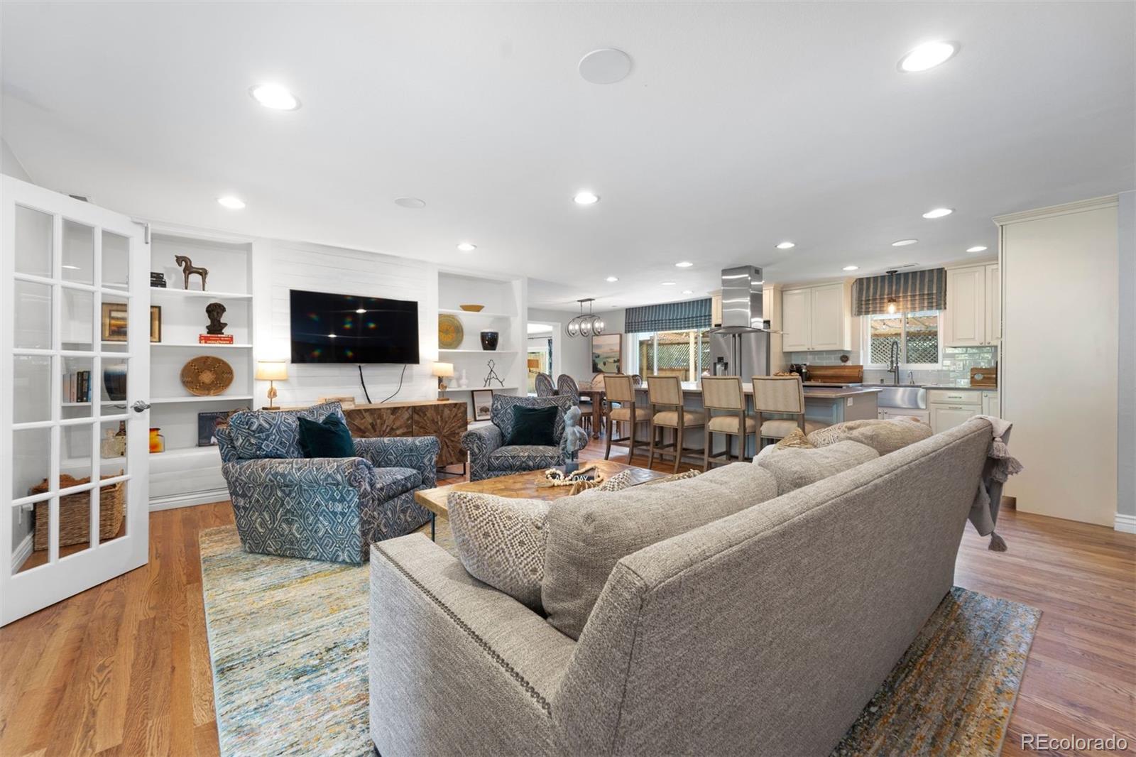 2350 E Flora Place