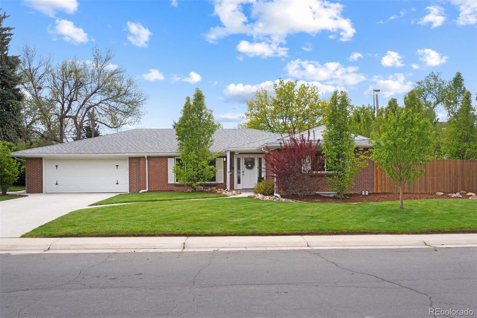 2350 E Flora Place