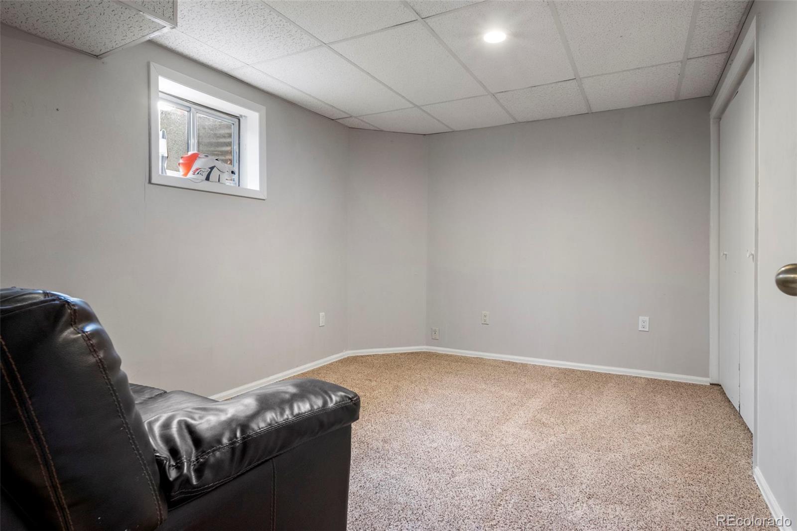 9869 Fairwood Street