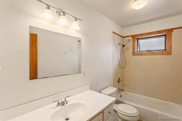 734 W 2nd Street