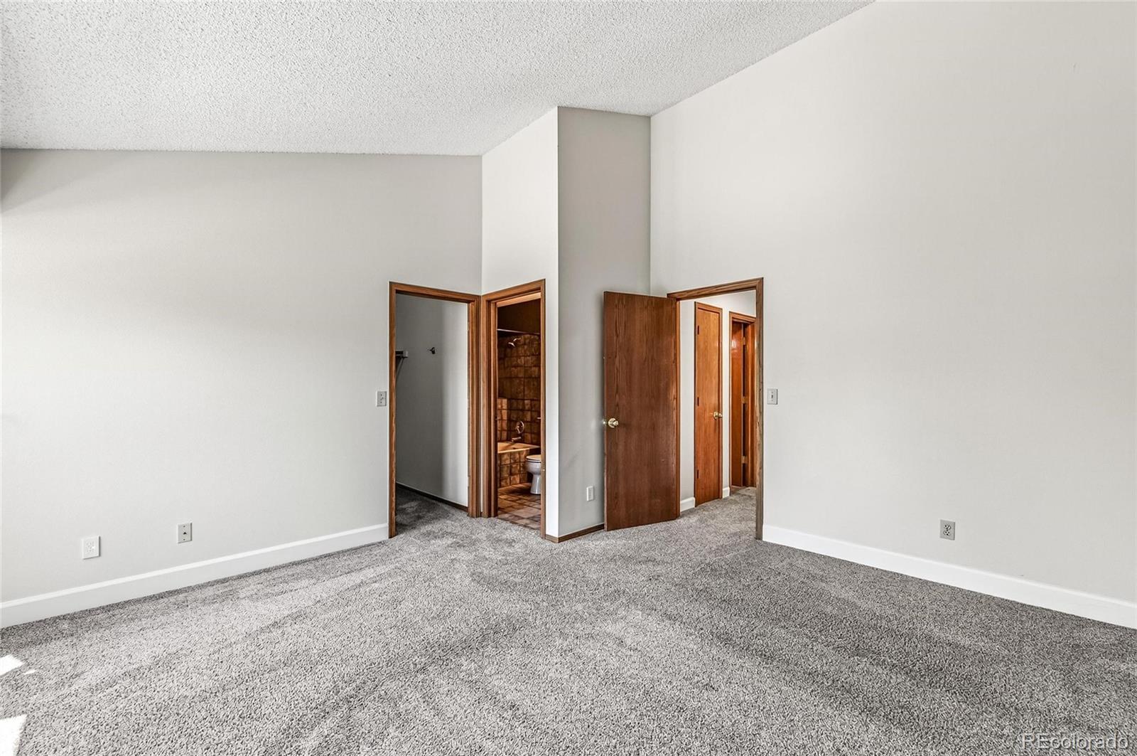 10205 Westside Court