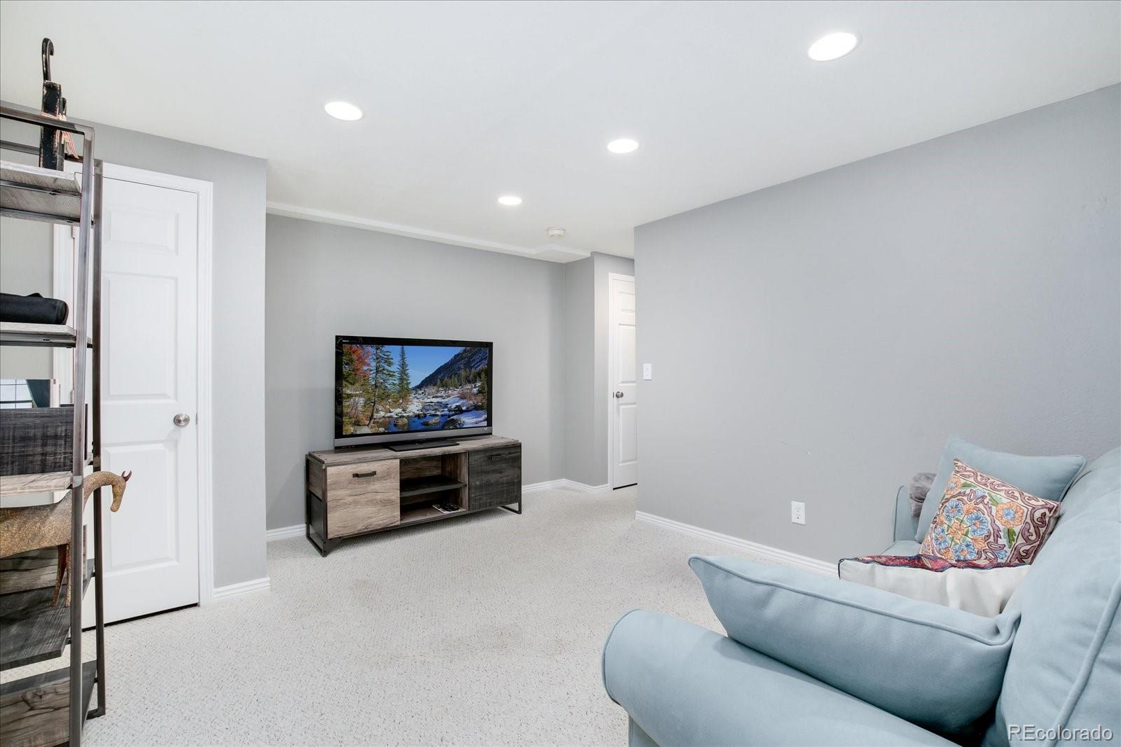1558 Mountain Maple Avenue