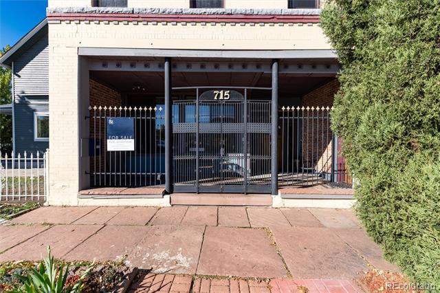 715 Galapago Street