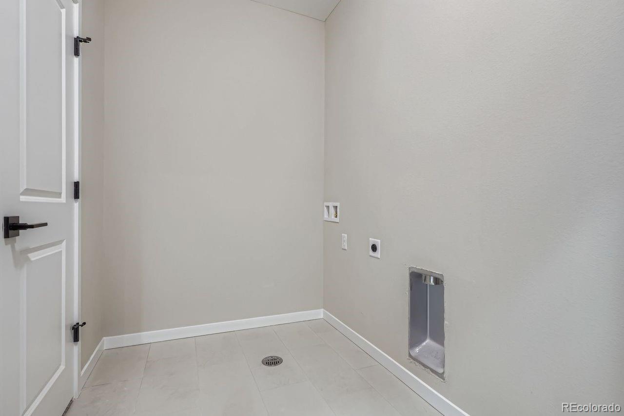 8323 Mount Kataka Street