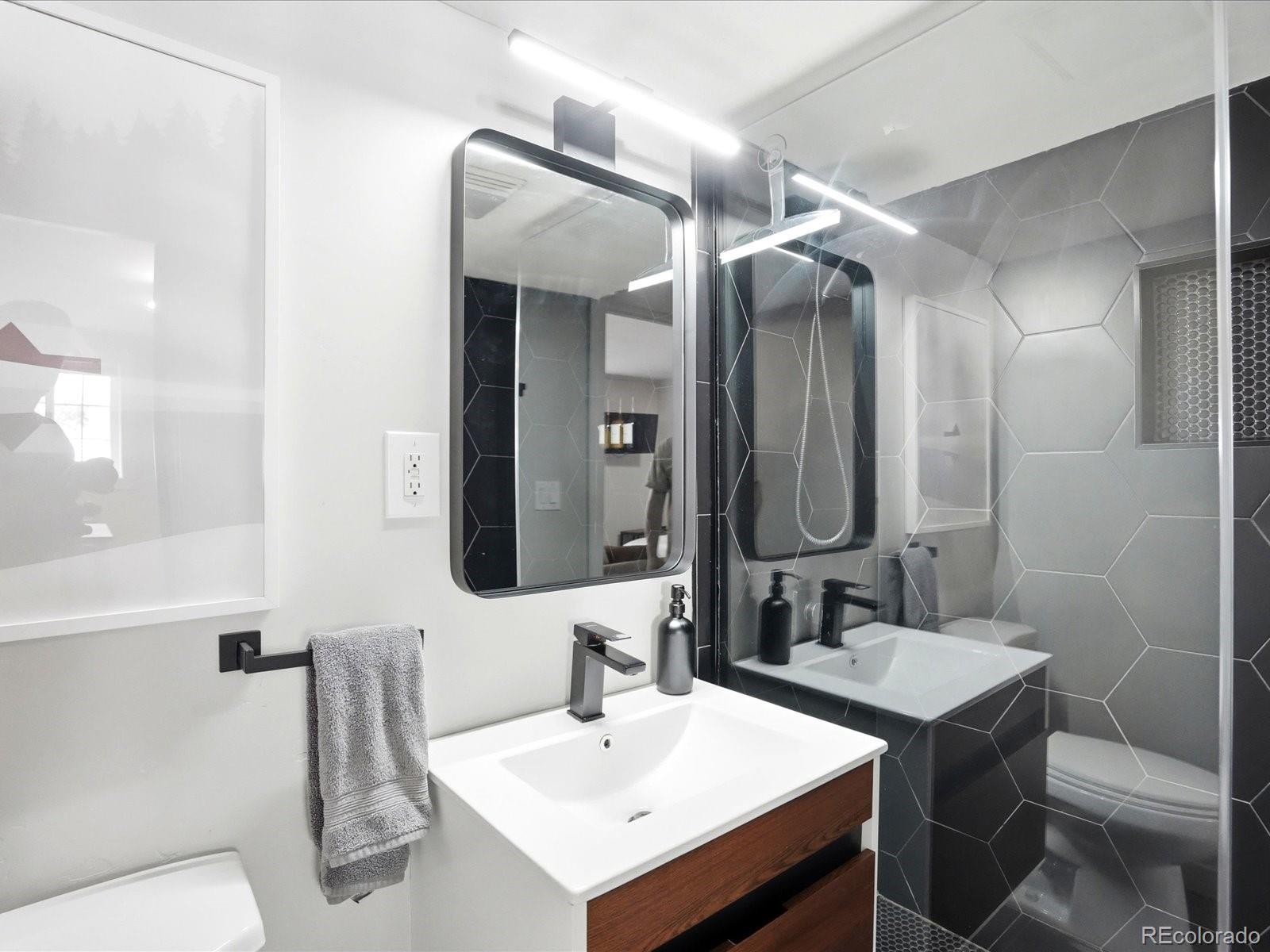 214 N Main Street Unit: 5