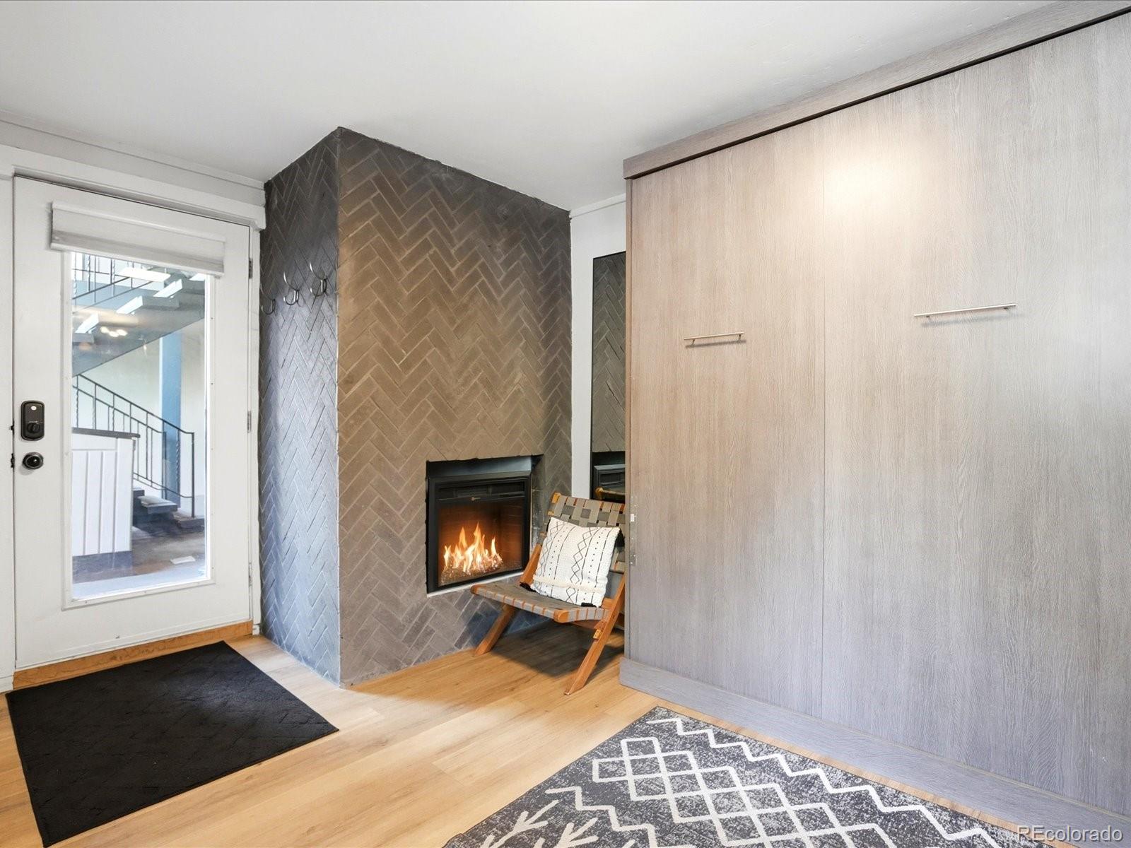 214 N Main Street Unit: 5