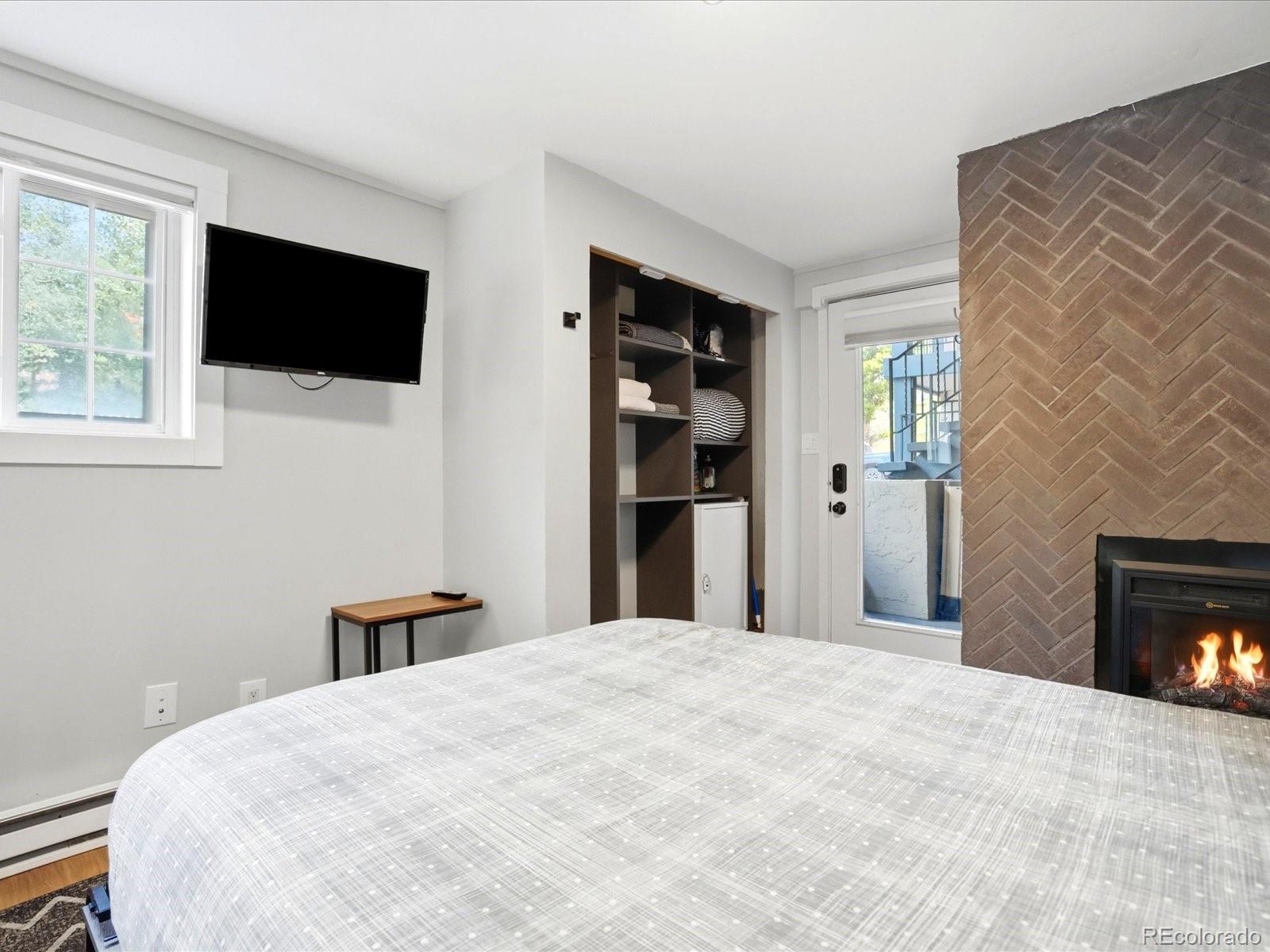 214 N Main Street Unit: 5