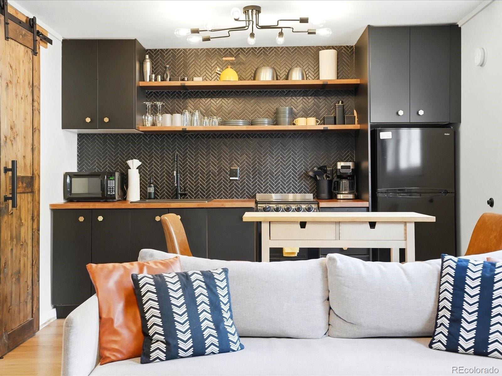 214 N Main Street Unit: 5