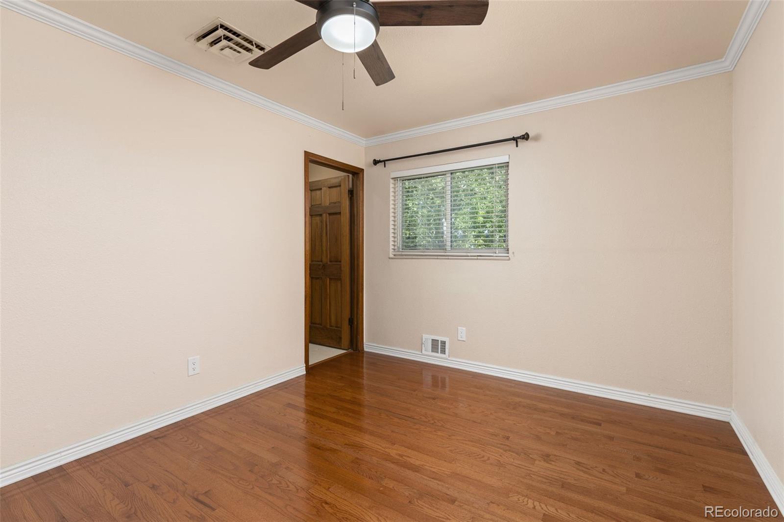 3064 S Zurich Court
