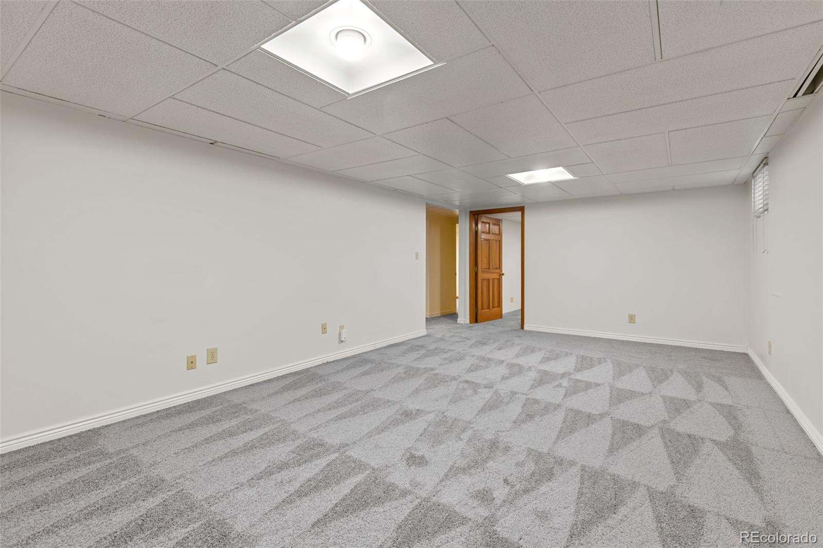 3064 S Zurich Court