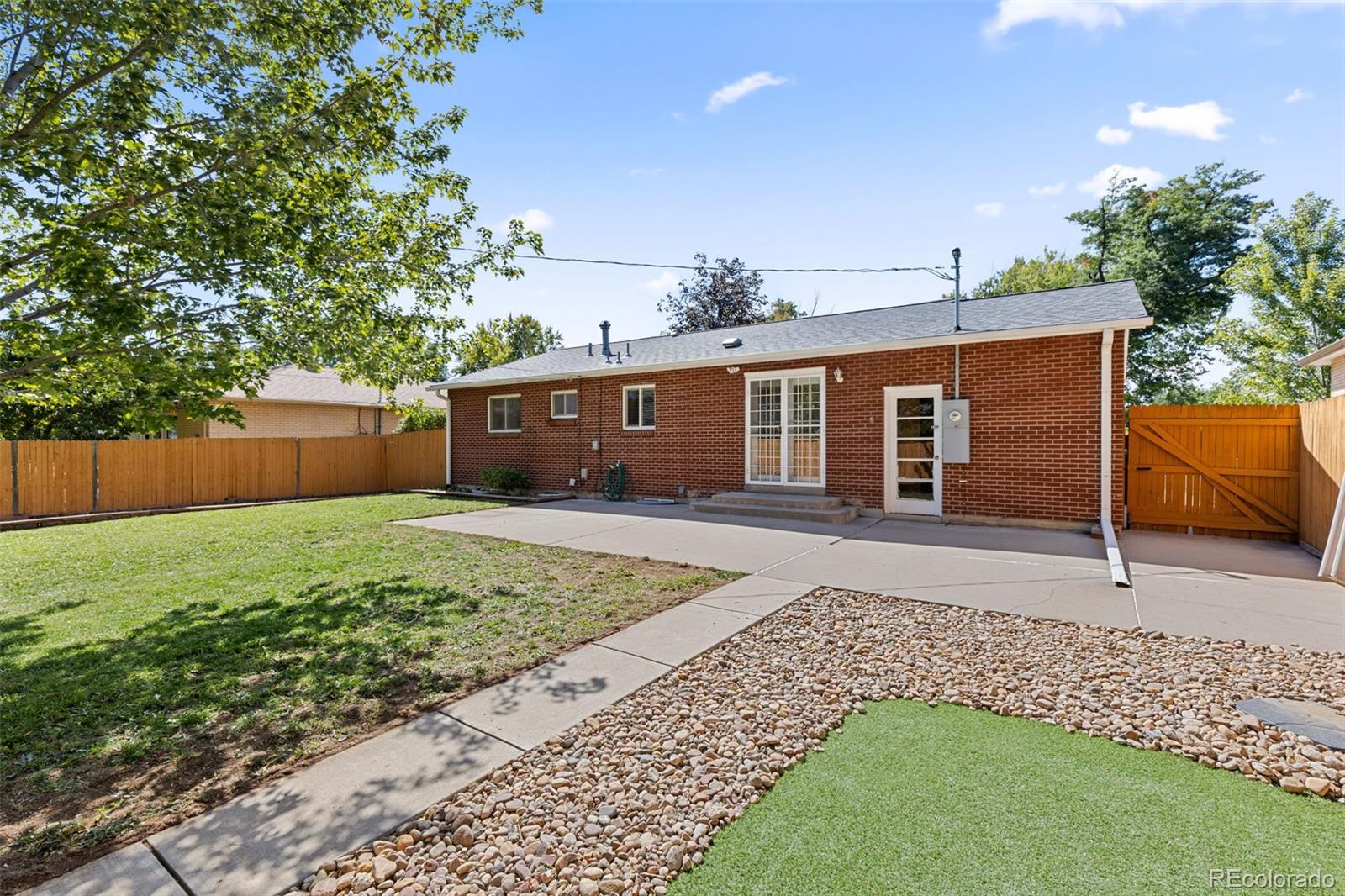 3064 S Zurich Court