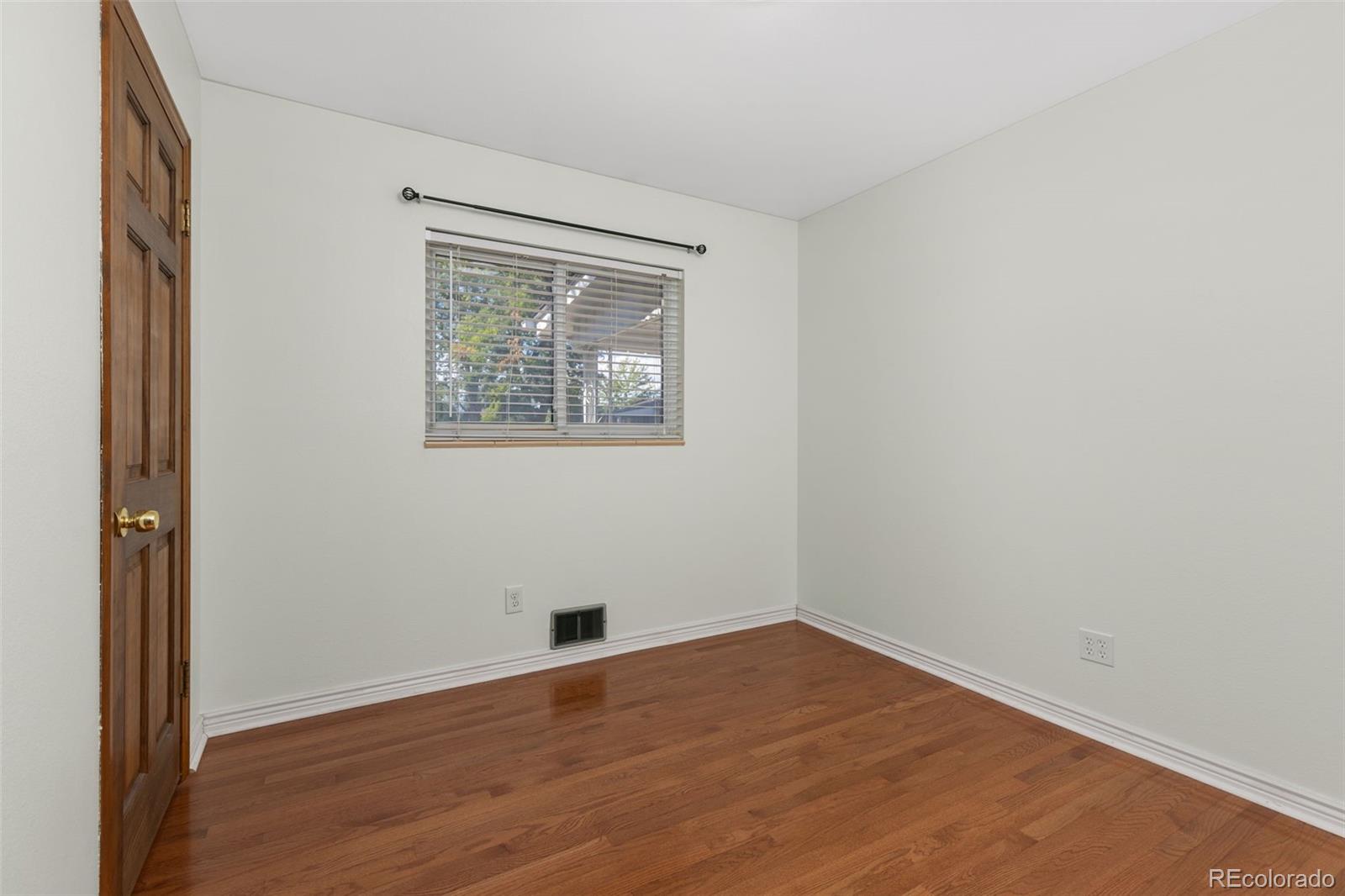 3064 S Zurich Court