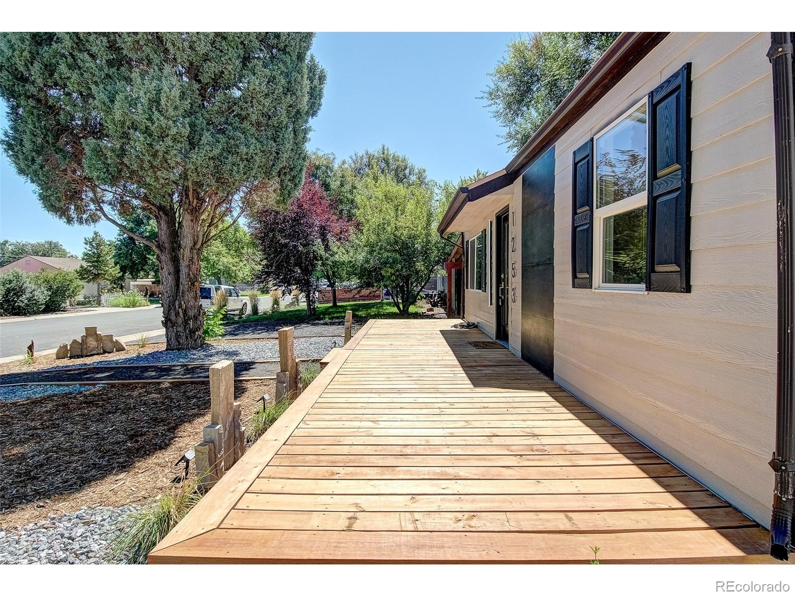 1253 S Quitman Street
