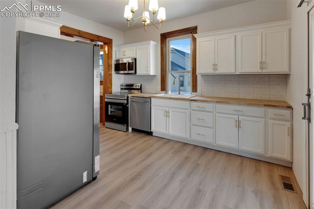 824 E Cache La Poudre Street