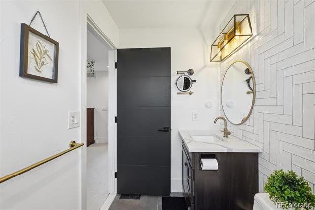 21434 E Greenwood Place