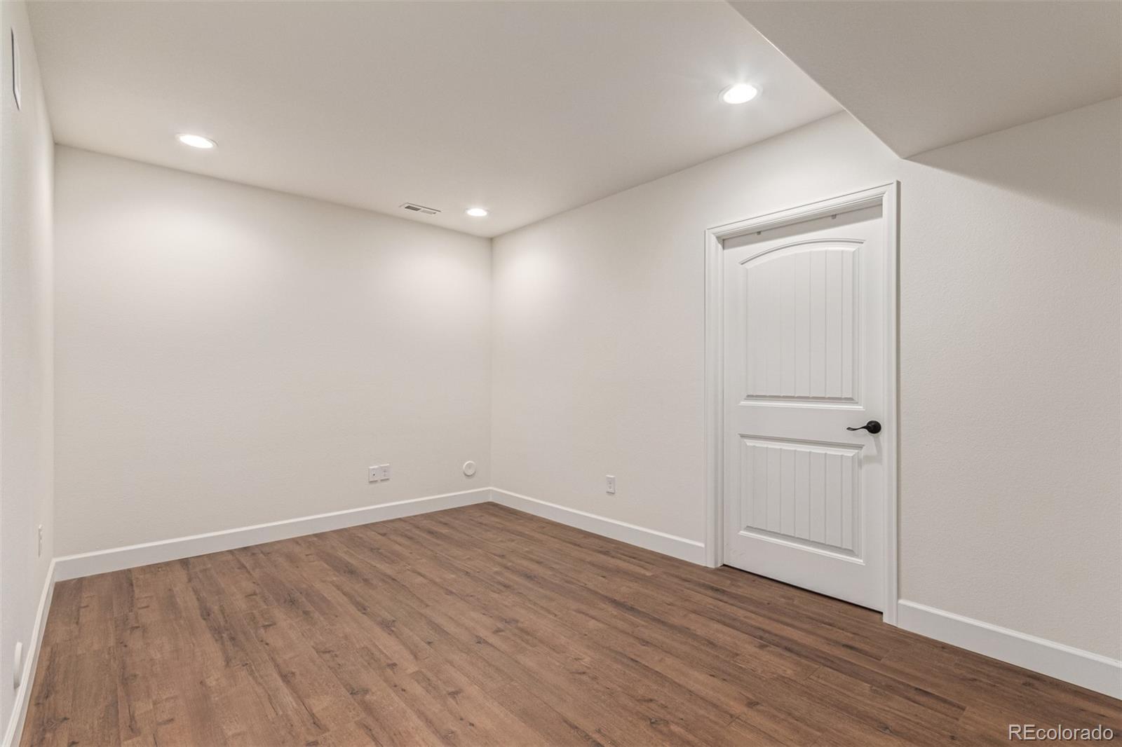 25412 E Quarto Place