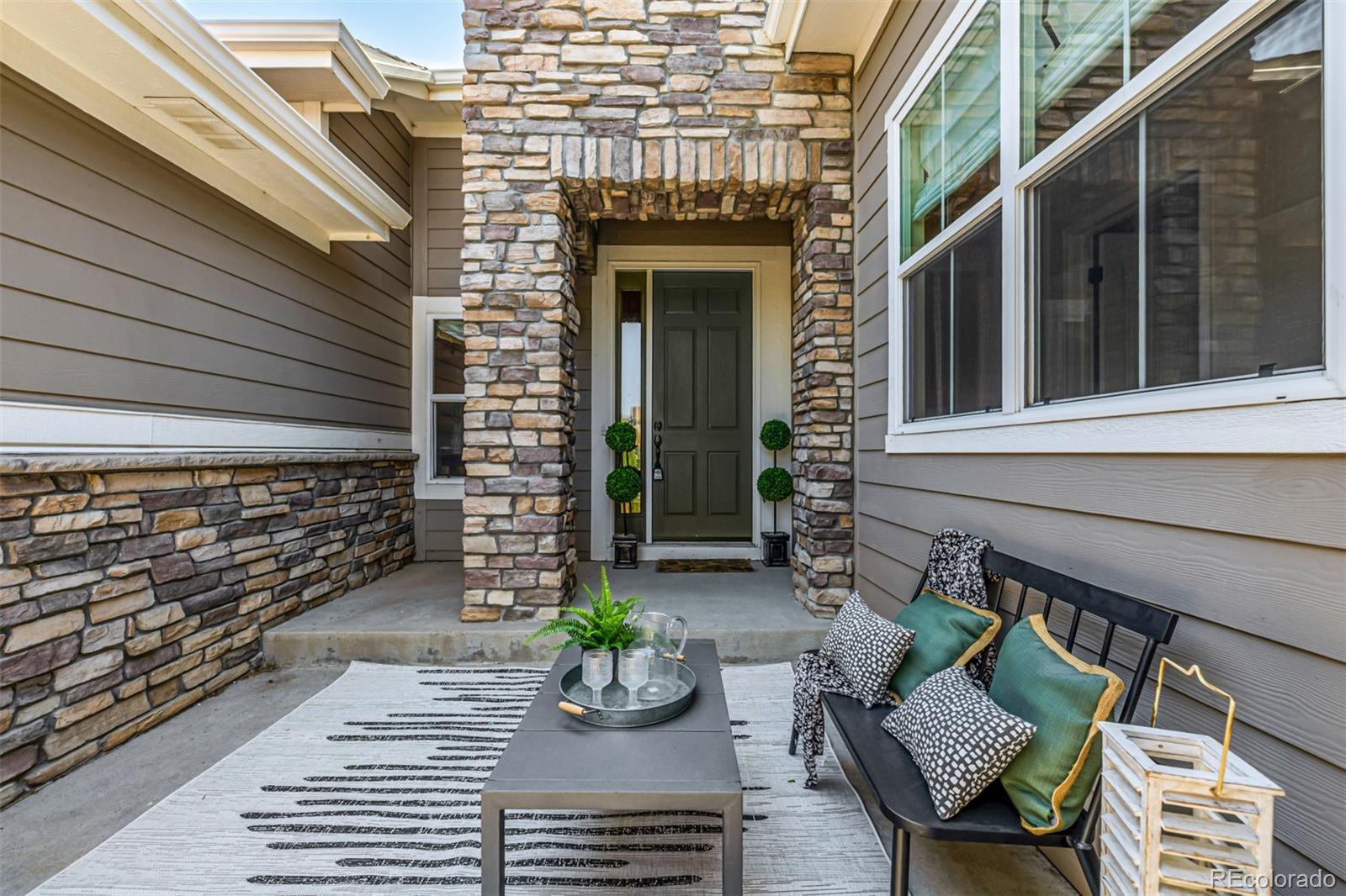 25412 E Quarto Place