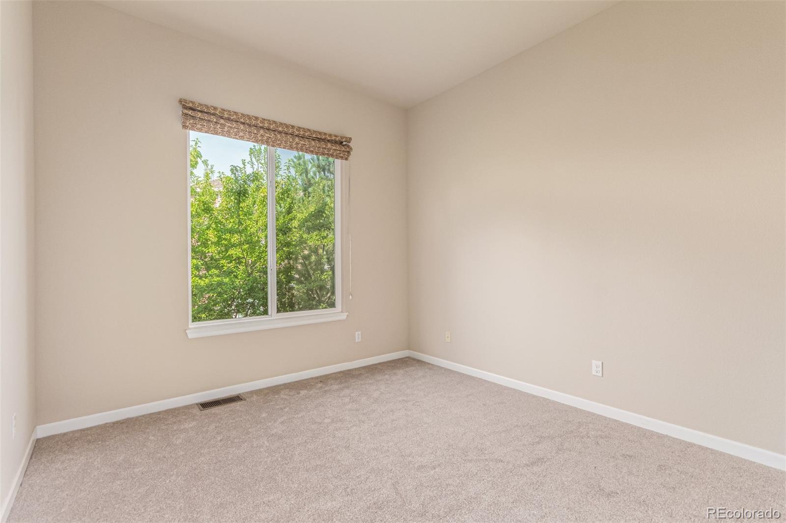 25412 E Quarto Place