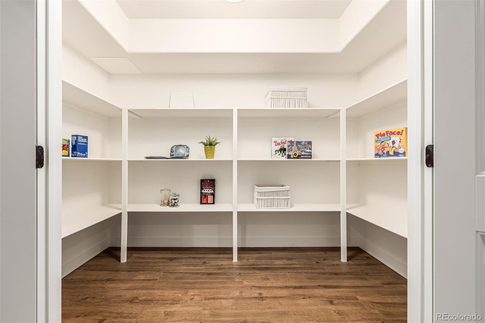 25412 E Quarto Place