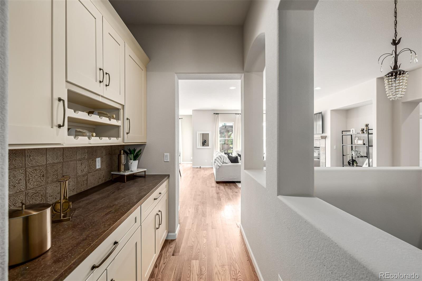 25412 E Quarto Place