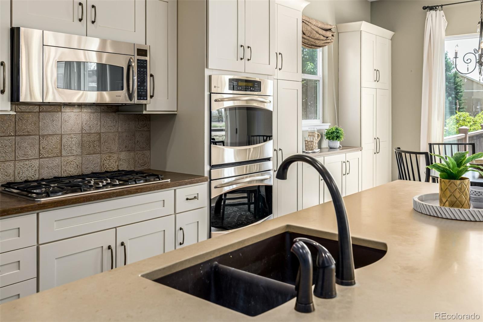 25412 E Quarto Place