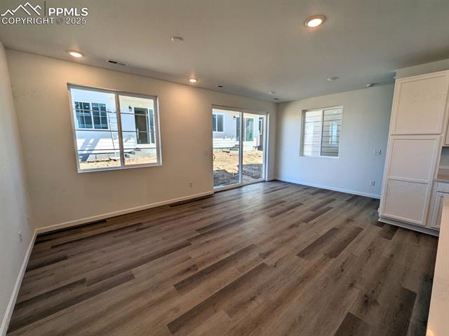 889 Solum Grove