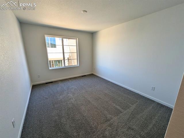 889 Solum Grove