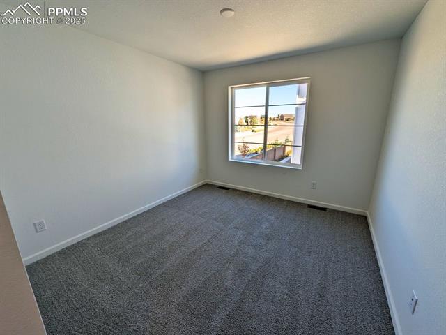 889 Solum Grove
