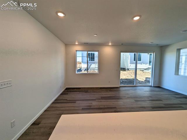 889 Solum Grove