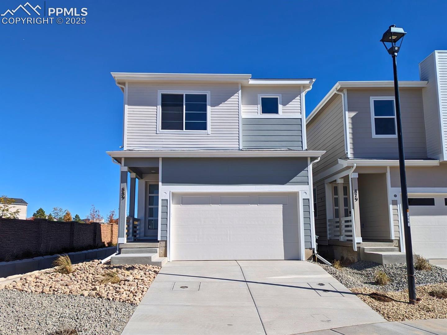 889 Solum Grove