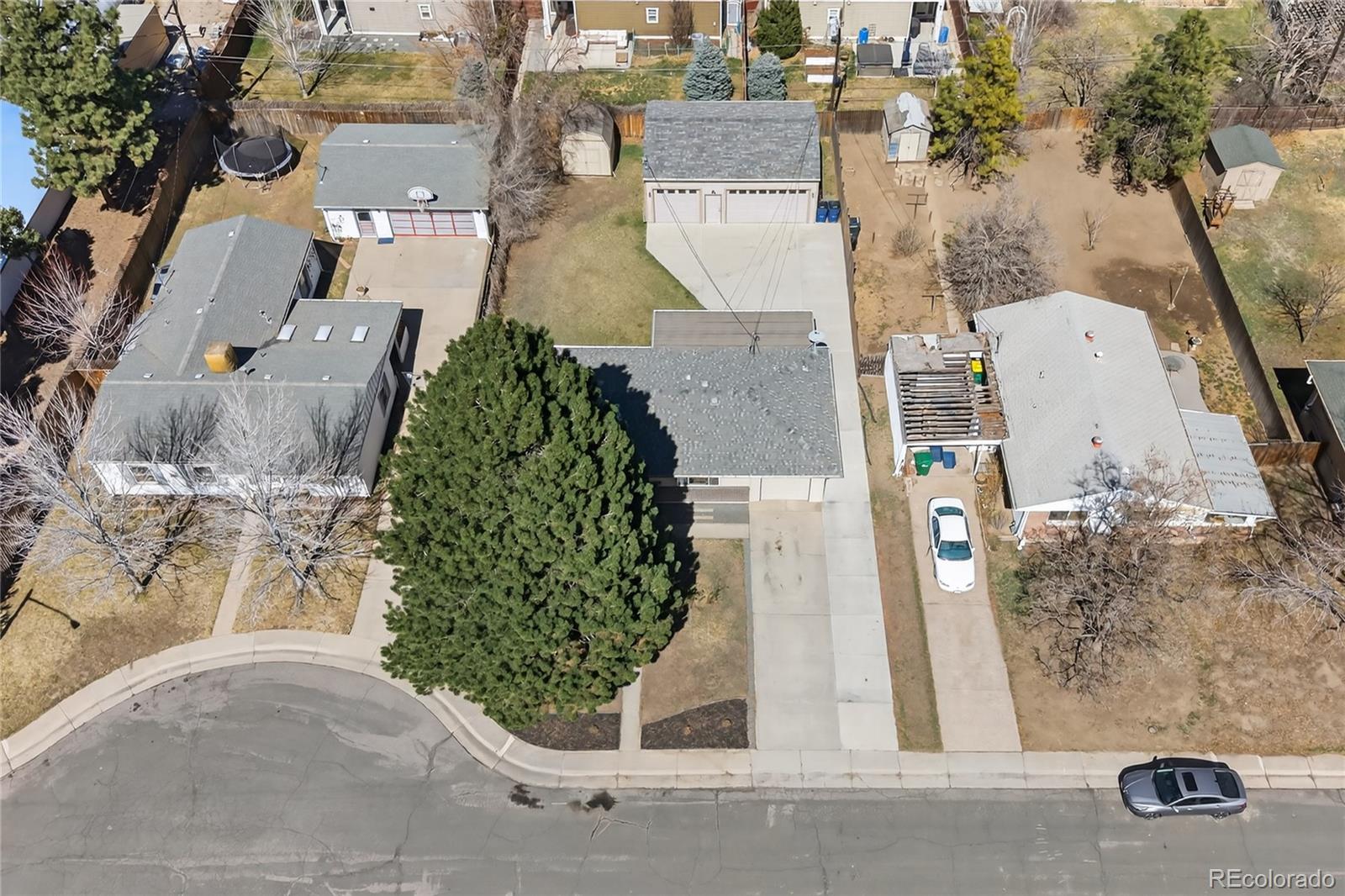 1231 W Radcliff Avenue